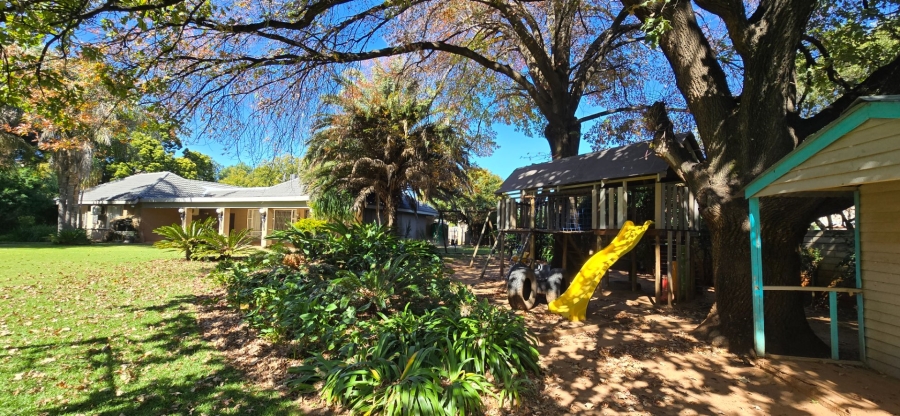 5 Bedroom Property for Sale in Stilfontein Ext 4 North West